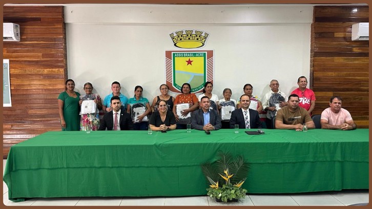 TRE-AC celebra primeira formatura do Projeto Eleitor Alfabetizado Presidente do TRE-AC participa da cerimônia e destaca o impacto da alfabetização na vida democrá...