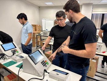 TRE-AC conclui reunião preparatória com capacitação técnica para as Eleições 2026