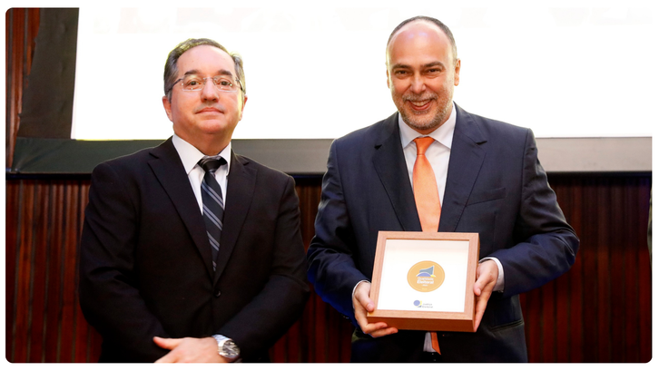 TRE-AC conquista a categoria Ouro no Selo de Qualidade Eleitoral do TSE Desembargador Lois Arruda recebe a honraria em Brasília e destaca o compromisso do TRE-AC com a ...