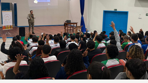 Atividade reuniu cerca de 120 estudantes do Ensino Médio para refletir sobre o papel da juventud...