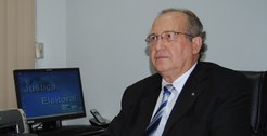 Desembargador Pedro Ranzi, presidente do TRE-AC, em seu gabinete.