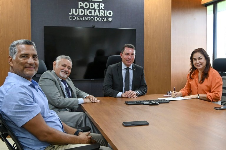 TRE-AC firma cooperação para ampliar cidadania eleitoral de adolescentes em medidas socioeducativas Parceria com TJAC, ISE e Programa Fazendo Justiça (CNJ) busca garantir acesso à documentação e f...