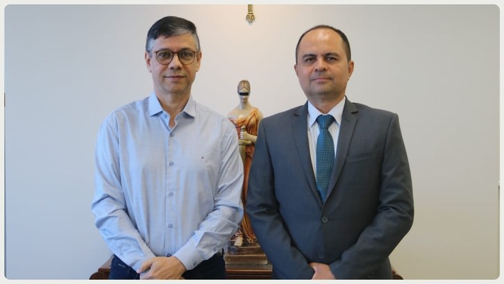 TRE-AC firma parceria com Sebrae e Sistema Fecomércio para fortalecer ações de cidadania e biometria no Acre Em reunião com Marcos Lameira, Desembargador Júnior Alberto confirma participação da Justiça Ele...