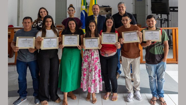 TRE-AC homenageia técnicos de transmissão da 5ª Zona Eleitoral em Tarauacá Profissionais que atuaram em localidades de difícil acesso são reconhecidos por seu papel fundam...