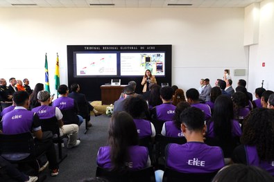 TRE-AC inicia Semana Nacional do Sistema Eletrônico de Votação com abertura simbólica da urna el...