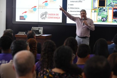 TRE-AC inicia Semana Nacional do Sistema Eletrônico de Votação com abertura simbólica da urna el...