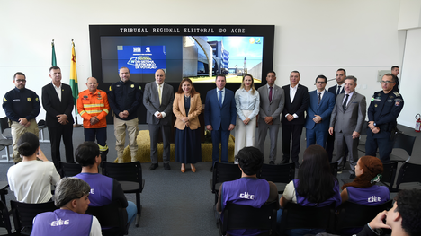 TRE-AC inicia Semana Nacional do Sistema Eletrônico de Votação com abertura simbólica da urna el...
