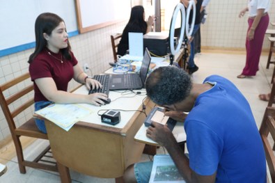 Justiça Eleitoral reforça compromisso com inclusão e cidadania, levando atendimento a pessoas em...