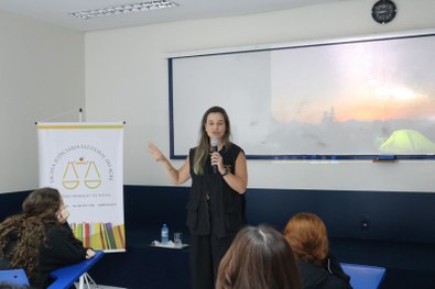 TRE-AC leva educação midiática e incentivo ao voto à Escola Sigma