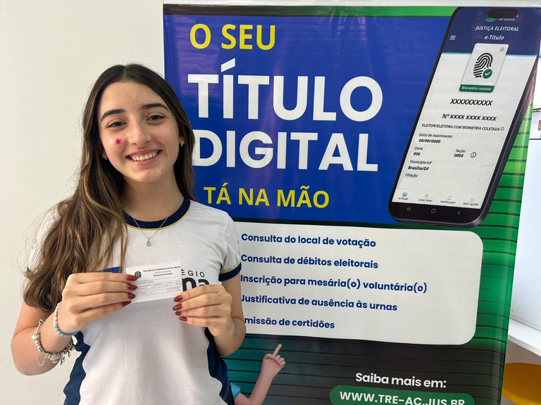 TRE-AC leva educação midiática e incentivo ao voto à Escola Sigma Estudantes debateram sobre o papel do voto, combate às fake news e puderam emitir o primeiro tít...