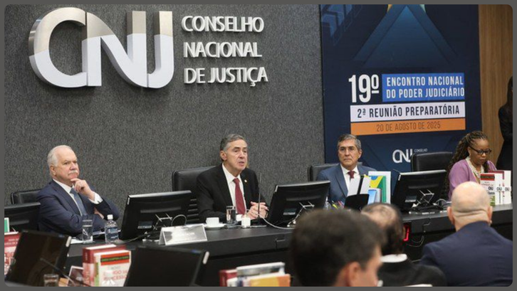 Em Brasília, Presidente do TRE-AC, Desembargadora Waldirene Cordeiro, e o Vice-presidente e Corr...
