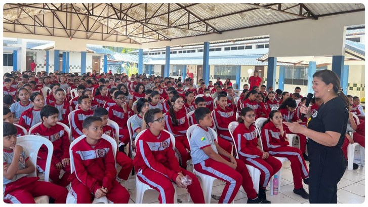 TRE-AC promove cidadania ativa entre alunos da Escola Militar de Cruzeiro do Sul Palestras destacam desinformação, democracia e o papel da juventude na transformação social