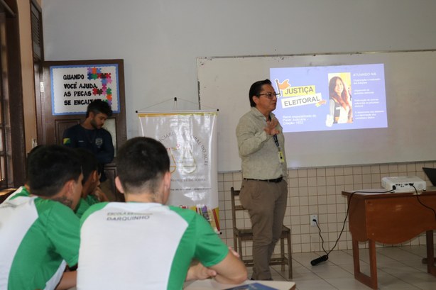 Encontro com adolescentes abordou cidadania, segurança do processo eleitoral e os impactos da de...