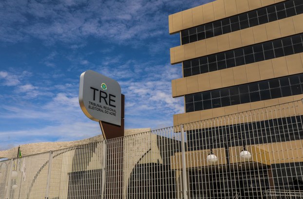 TRE-AC volta a exigir o uso de máscaras faciais em suas dependências Obrigatoriedade vale para público interno e externo