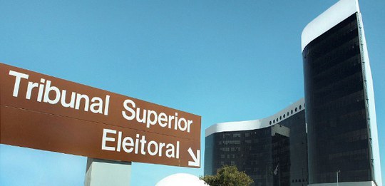 TSE informa que não há discussão sobre passaporte de vacina nas eleições Ainda faltam 10 meses para as eleições e qualquer medida será tomada após consultar especialista...