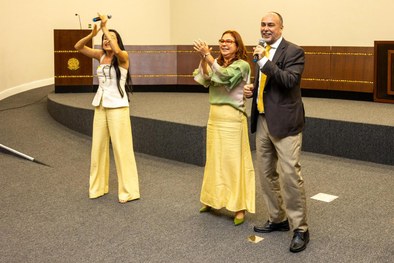 Palestra com a psicóloga Josinéia Costa e apresentações musicais reforçam a importância do acolh...