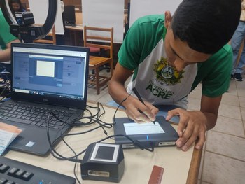 Ação marca encerramento do Projeto Vozes do Futuro em 2025 e segue com campanha da biometria até...