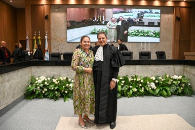 Sessão solene reconheceu a contribuição histórica do conselheiro ao serviço público e foi marcad...