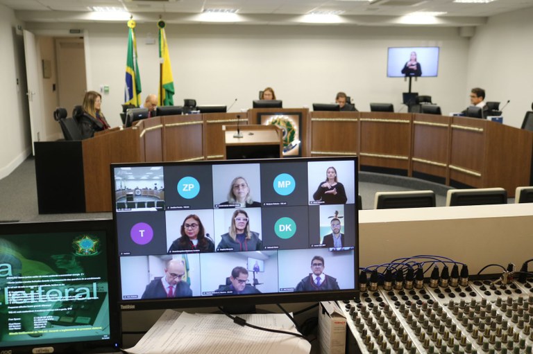 Presidente do TRE-AC homenageia servidores e celebra conquistas institucionais em sessão da Corte Primeira sessão após o Dia do Servidor destacou o papel essencial do corpo funcional e os reconh...