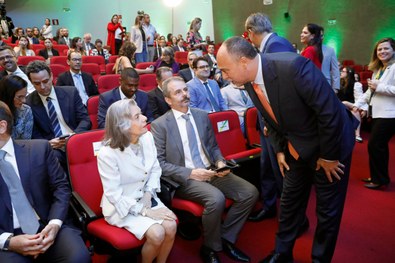 Desembargador Lois Arruda recebe a honraria em Brasília e destaca o compromisso do TRE-AC com a ...