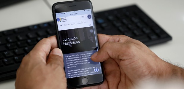 Com foco em educação cívica, projeto organiza acórdãos emblemáticos das últimas décadas em museu...